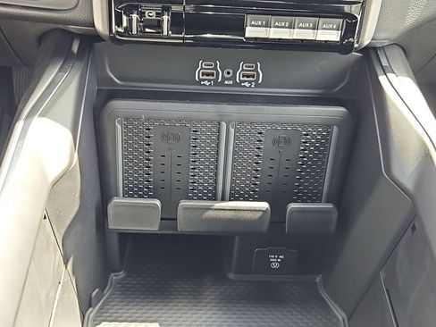New 2026 RAM 3500 Laramie AWD/4WD image 26