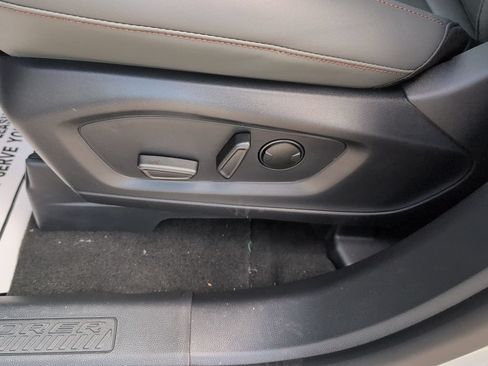 New 2026 Ford Explorer Active w/ Active Comfort Package RWD image 9