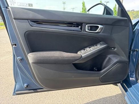 Used 2025 Honda Civic Sport image 16