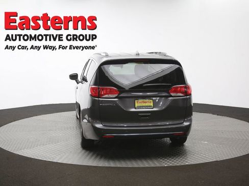 Used 2017 Chrysler Pacifica Touring-L Plus w/ Advanced Safetytec Group FWD image 39