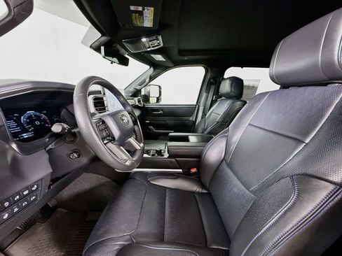 Used 2024 Toyota Tundra Platinum AWD/4WD image 23