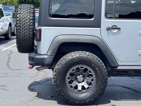 Used 2016 Jeep Wrangler Unlimited Rubicon AWD/4WD image 36