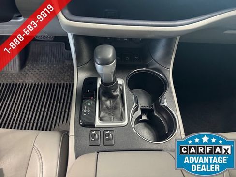Used 2019 Toyota Highlander XLE AWD/4WD image 17