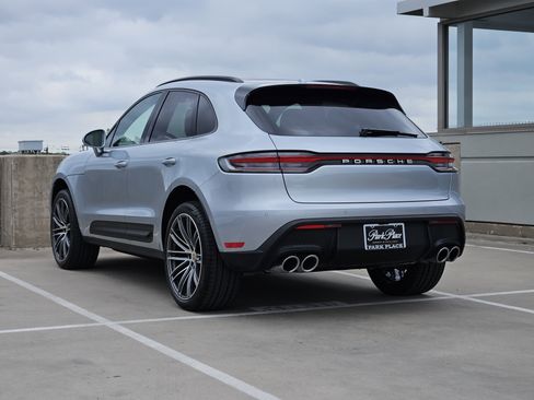 Certified 2026 Porsche Macan image 3