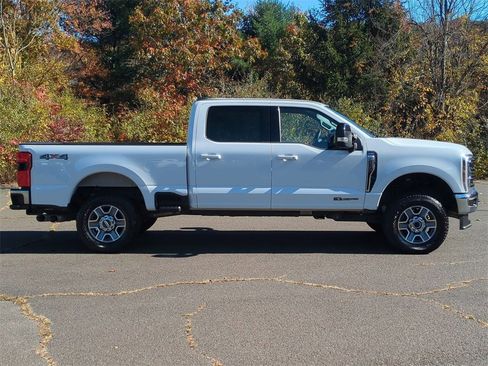 Used 2024 Ford F250 Lariat image 3