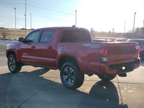 Used 2016 Toyota Tacoma SR image 7
