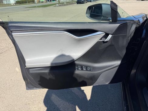 Used 2015 Tesla Model S 85D image 30