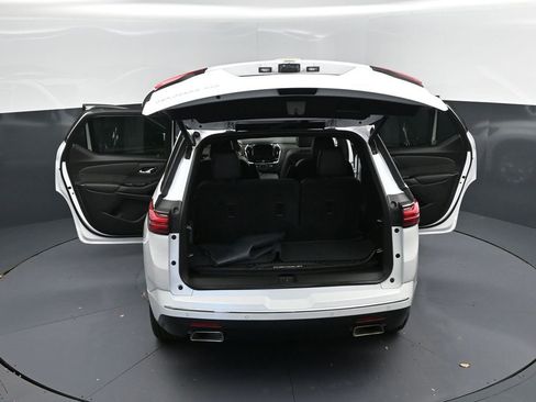 Used 2023 Chevrolet Traverse High Country image 48
