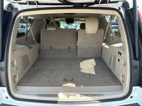 Used 2016 Cadillac Escalade ESV Premium AWD/4WD image 18