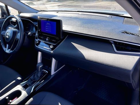 Used 2024 Toyota Corolla Cross LE w/ Moonroof Package image 14