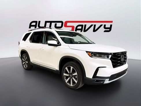 Used 2024 Honda Pilot Touring image 1