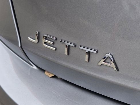 Used 2023 Volkswagen Jetta S image 11