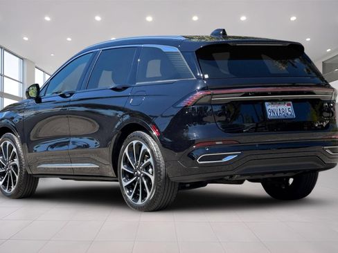 Used 2024 Lincoln Nautilus Black Label AWD/4WD image 6