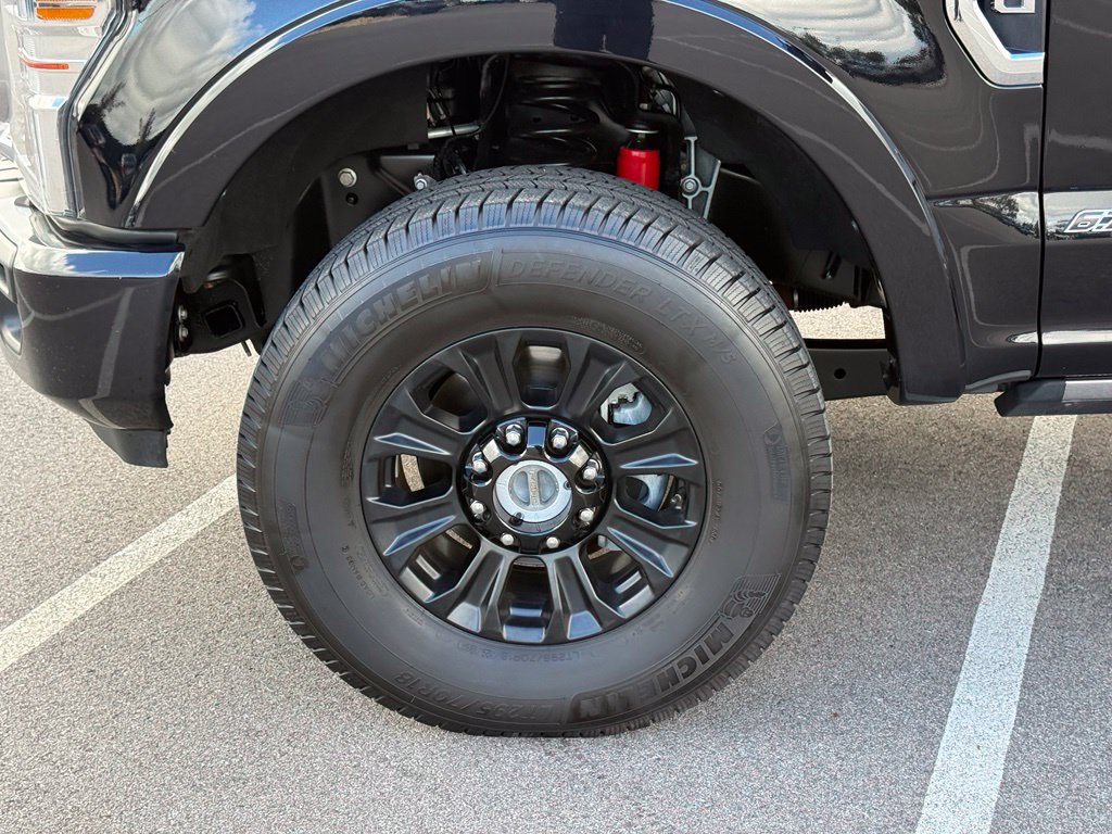 Used 2020 Ford F250 Platinum w/ Tremor Off-Road Package AWD/4WD image 11