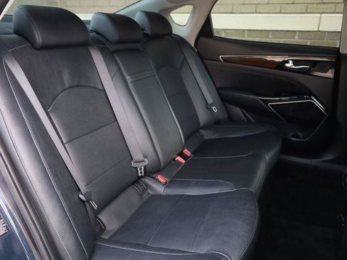Used 2017 Kia Cadenza Premium FWD image 22