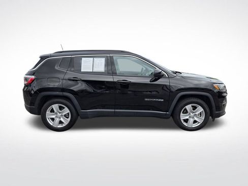 Used 2022 Jeep Compass Latitude w/ Convenience Group FWD image 2