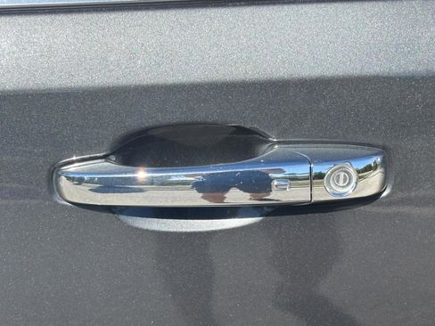 Used 2011 Chrysler Town & Country Touring w/ Security Group image 33