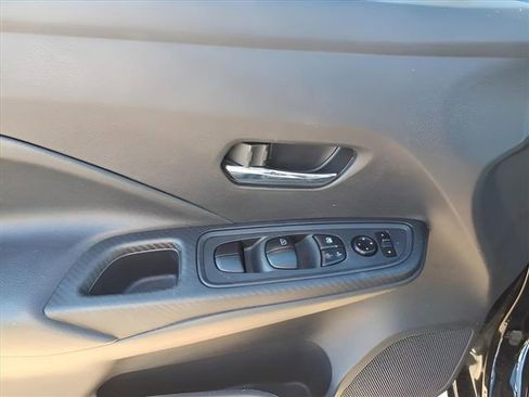 Used 2023 Nissan Versa SV image 13