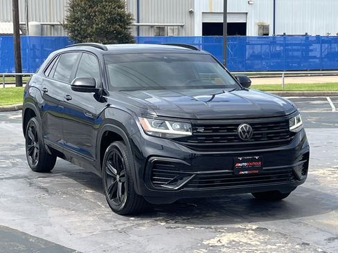 Used 2023 Volkswagen Atlas Cross Sport SEL R-Line AWD/4WD image 3