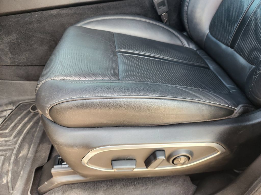 Used 2022 Jeep Wagoneer Series II w/ Rear Seat Video Group 1 AWD/4WD image 23