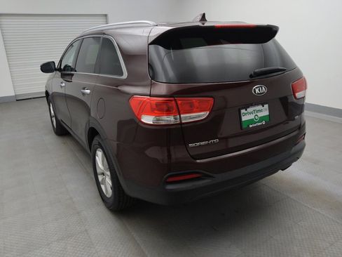 Used 2018 Kia Sorento LX image 5