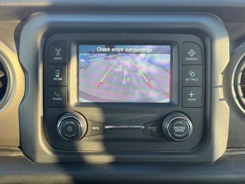 Used 2018 Jeep Wrangler Unlimited Sport S image 17