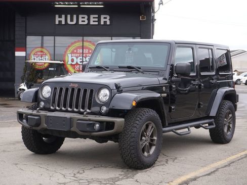 Used 2017 Jeep Wrangler Unlimited Sahara image 3