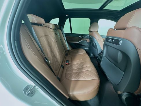 New 2026 BMW X5 xDrive50e w/ Premium Package AWD/4WD image 44