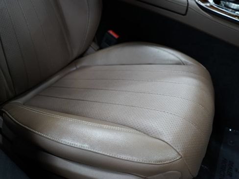 Used 2020 Mercedes-Benz E 450 4MATIC Sedan image 29