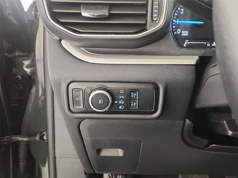 Used 2023 Ford Explorer XLT w/ Equipment Group 202A image 24