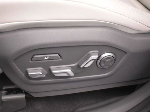 Used 2025 Hyundai Santa Fe Calligraphy w/ Tow & Go Package image 18