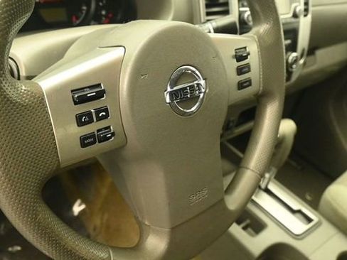 Used 2016 Nissan Frontier SV AWD/4WD image 16
