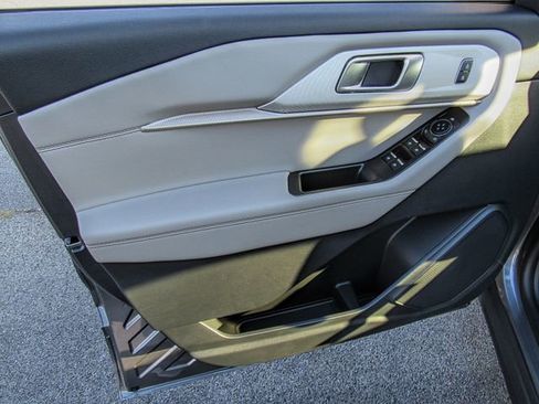 New 2025 Ford Explorer Active w/ Active Comfort Package image 6