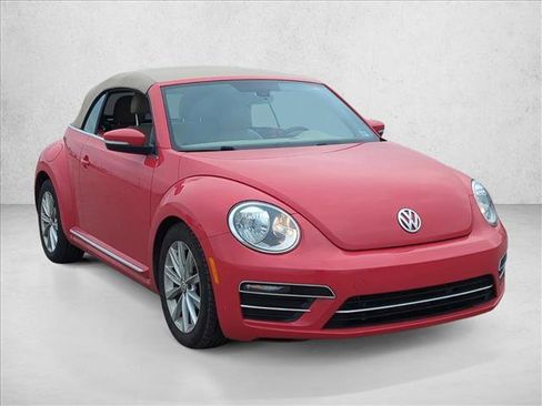 Used 2019 Volkswagen Beetle 2.0T SE image 3