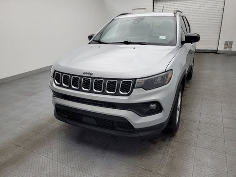 Used 2024 Jeep Compass Latitude image 15