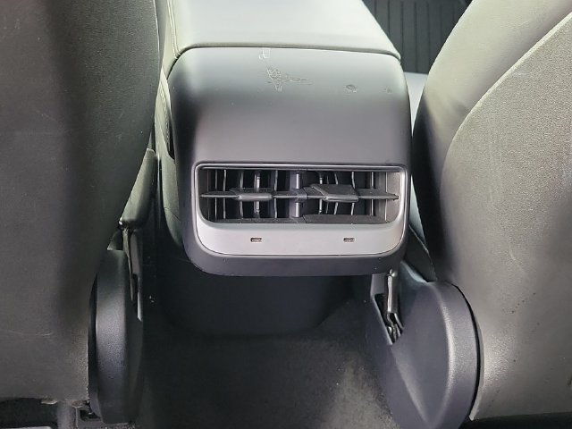 Used 2024 Tesla Model Y Long Range AWD/4WD image 24