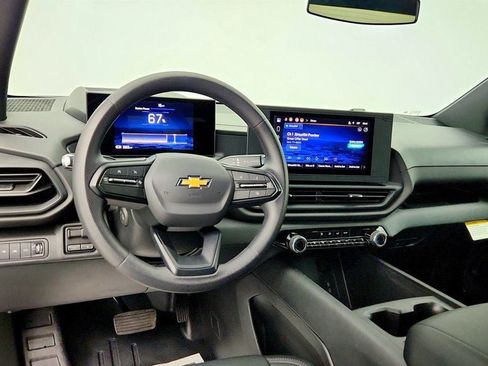 Used 2024 Chevrolet Silverado EV W/T AWD/4WD image 12