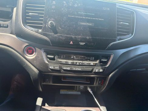 Used 2023 Honda Passport EX-L image 32