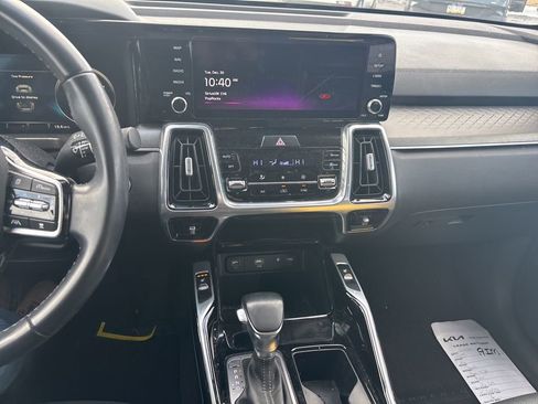 Certified 2023 Kia Sorento SX image 10