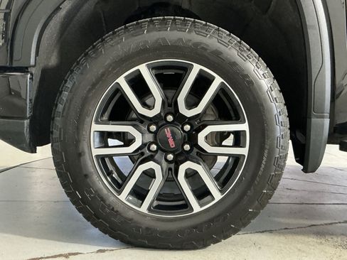 Used 2022 GMC Sierra 1500 AT4 w/ AT4 Premium Package AWD/4WD image 13