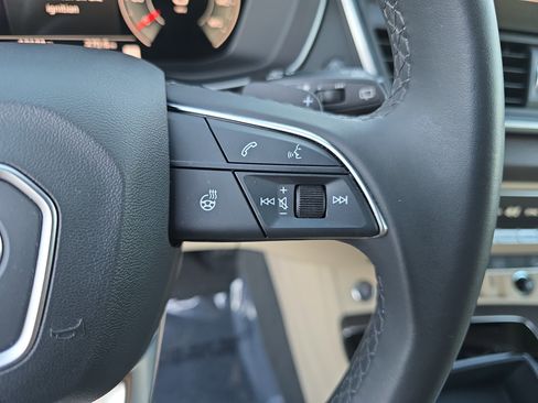 Used 2024 Audi Q5 2.0T Prestige w/ Prestige Package image 18