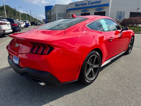 Used 2025 Ford Mustang Coupe RWD image 5