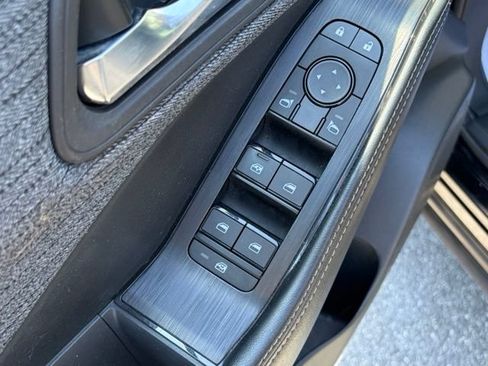 Used 2023 Nissan Rogue SV AWD/4WD image 12