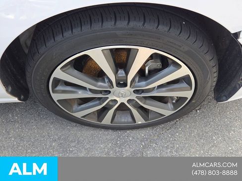 Used 2018 Hyundai Elantra GT FWD image 4