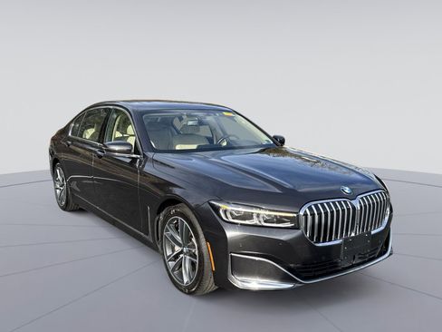 Used 2020 BMW 750i xDrive w/ Autobahn Package image 1