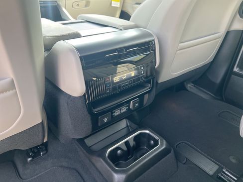 New 2026 Jeep Grand Wagoneer Limited AWD/4WD image 17