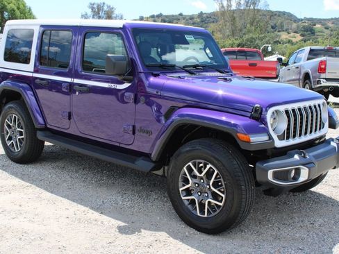 New 2026 Jeep Wrangler Unlimited Sahara w/ Whitecap Package AWD/4WD image 3