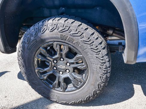 Used 2024 Chevrolet Silverado 1500 ZR2 w/ Technology Package AWD/4WD image 9