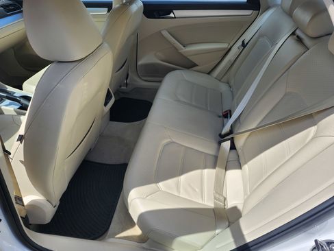 Used 2013 Volkswagen Passat 2.5 SE FWD image 5