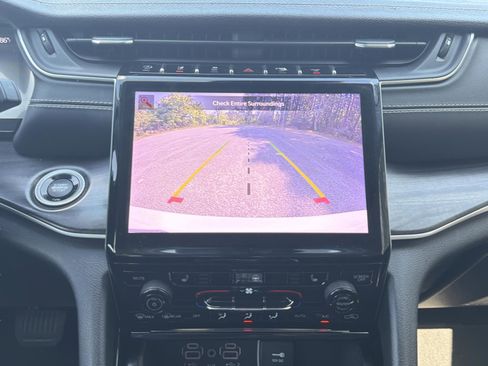 Used 2021 Jeep Grand Cherokee L Limited image 16